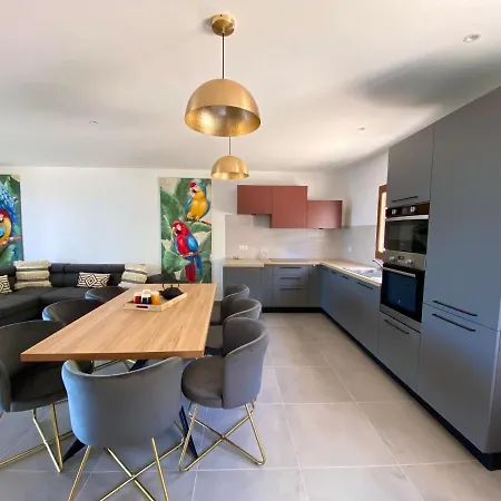 Apartment La Listrella & *