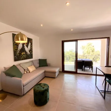 Apartment La Listrella & *