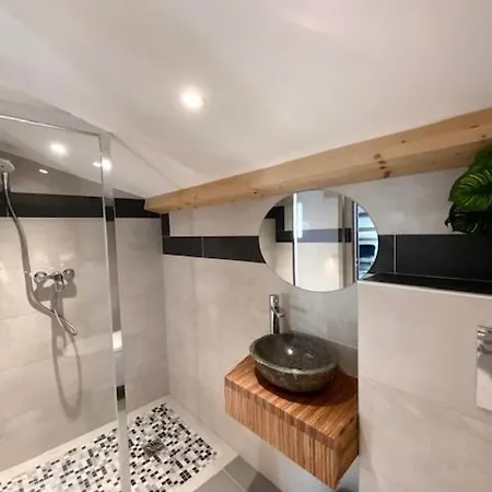 Апартаменты La Listrella & *