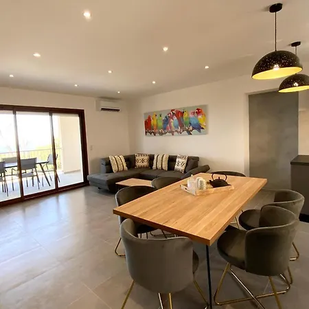 La Listrella & Апартаменты Монтичелло